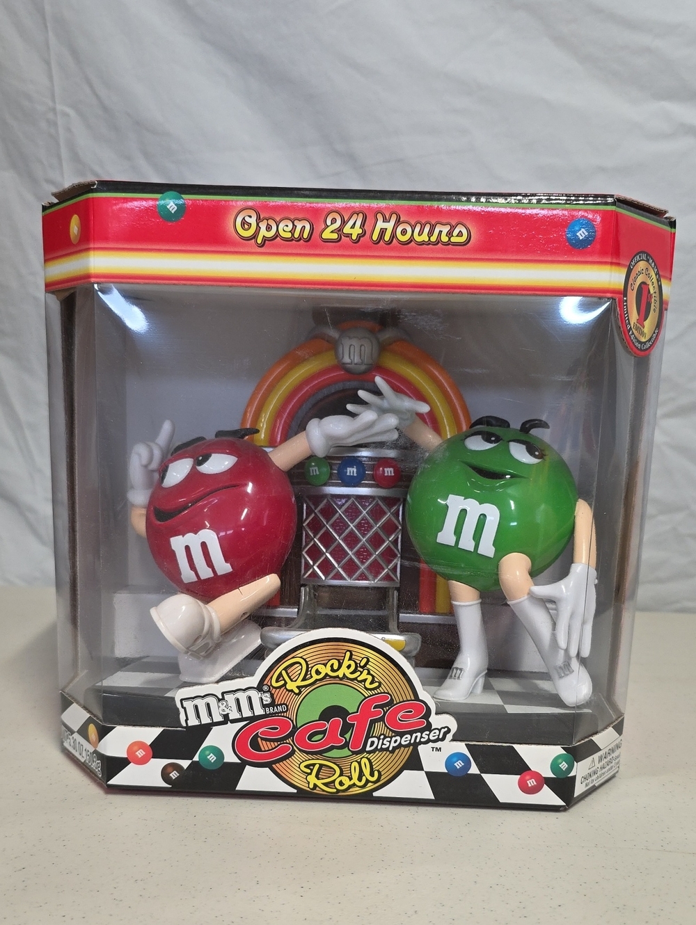 M&M's Rockin' Roll Cafe jukebox candy dispenser Red and Green characters